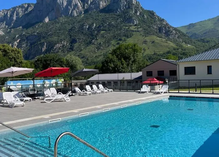 Campeggio Confortable 4 Pers Avec Terrasse - Api-1-52-391 Les Cabannes (Ariege)