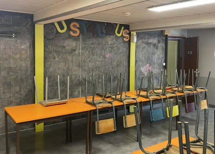 Confortable 4 Pers Avec Terrasse - Api-1-52-391 * Les Cabannes (Ariege)