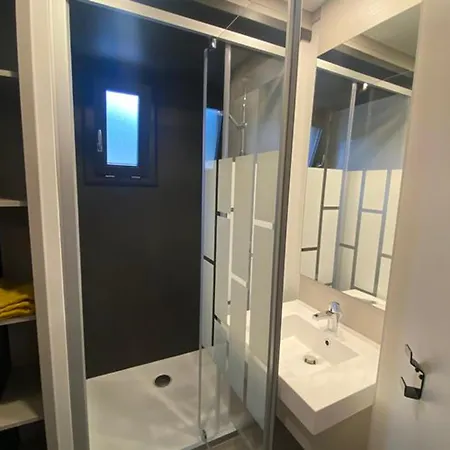 Kamp alanı Confortable 4 Pers Avec Terrasse - Api-1-52-391