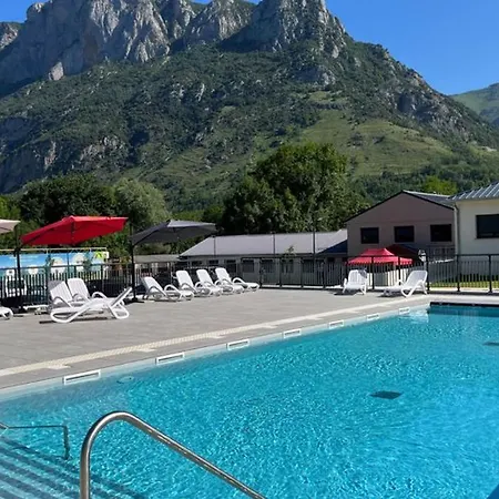 Kamp alanı Confortable 4 Pers Avec Terrasse - Api-1-52-391 Les Cabannes (Ariege)